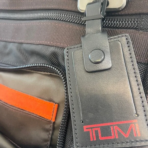 TUMI Linden 3-1 expandable briefcase bag - Picture 4 of 11